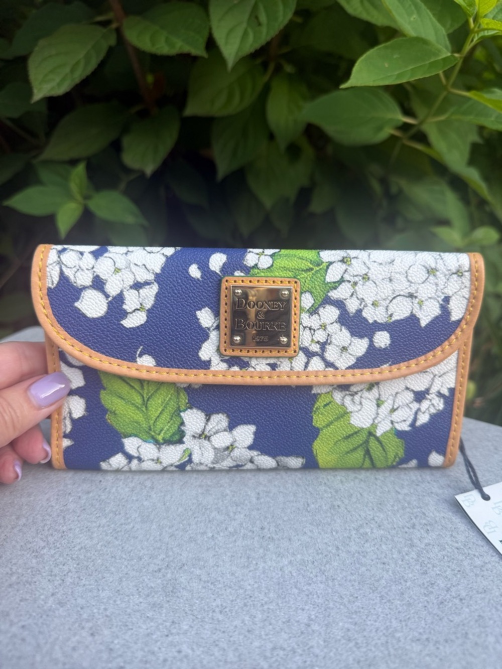 Dooney & Bourke NWT Rare Hydrangea Continental Clutch Wallet